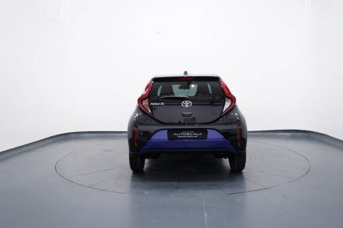 Toyota Aygo X 1.0 VVT-i 72 CV 5 porte Limited S-CVT (7)