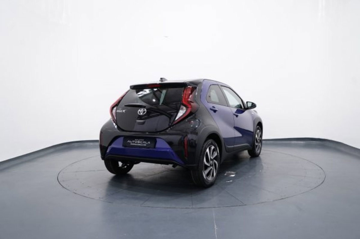 Toyota Aygo X 1.0 VVT-i 72 CV 5 porte Limited S-CVT (8)
