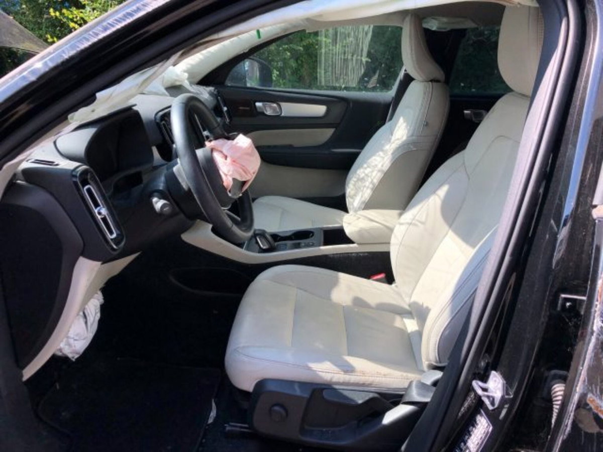 Volvo XC40 T4 Geartronic Momentum (11)