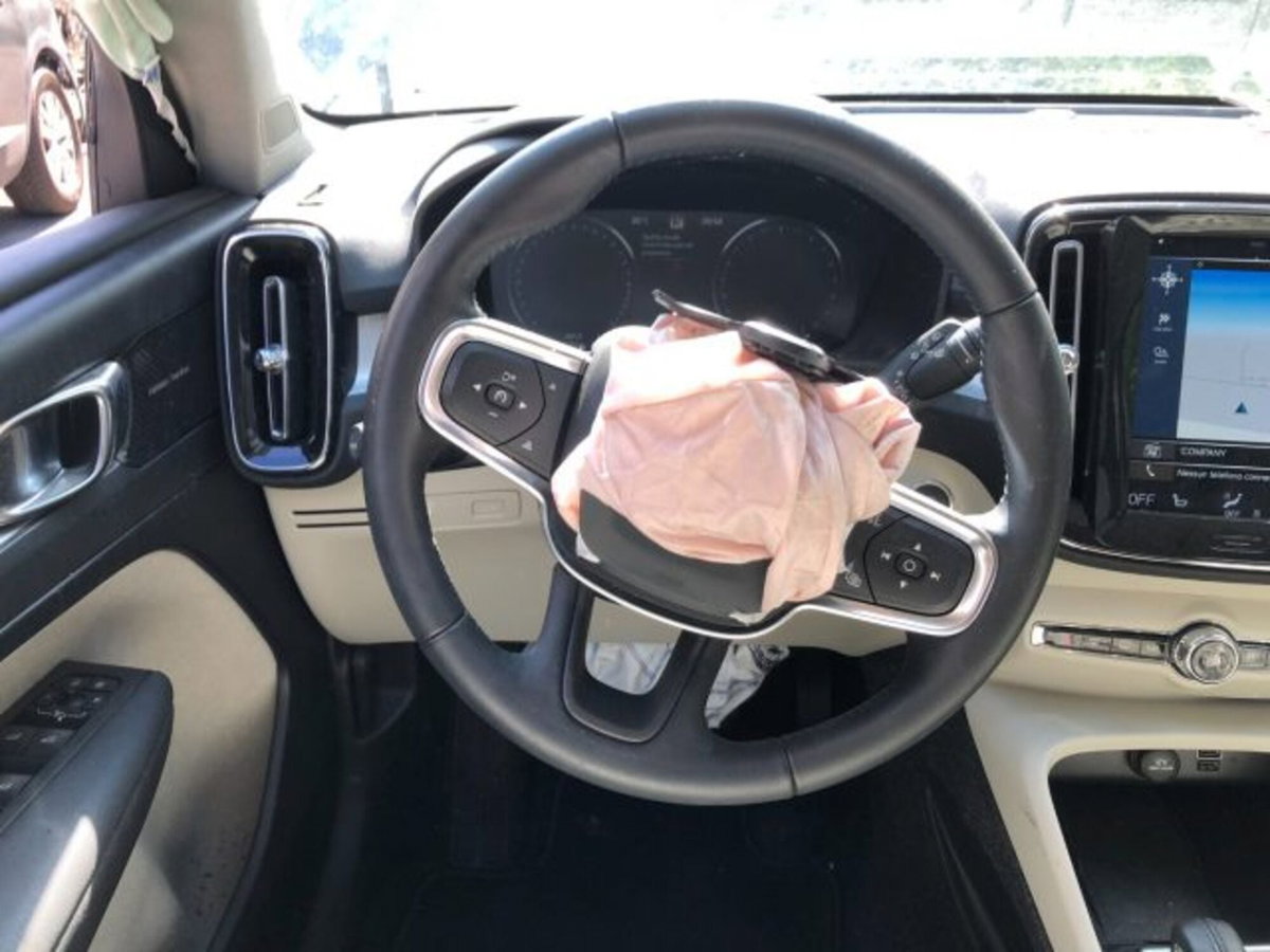 Volvo XC40 T4 Geartronic Momentum (14)