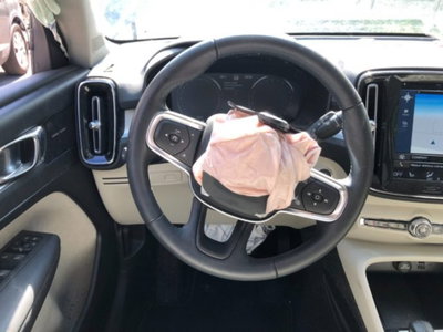 Volvo XC40 T4 Geartronic Momentum (14)