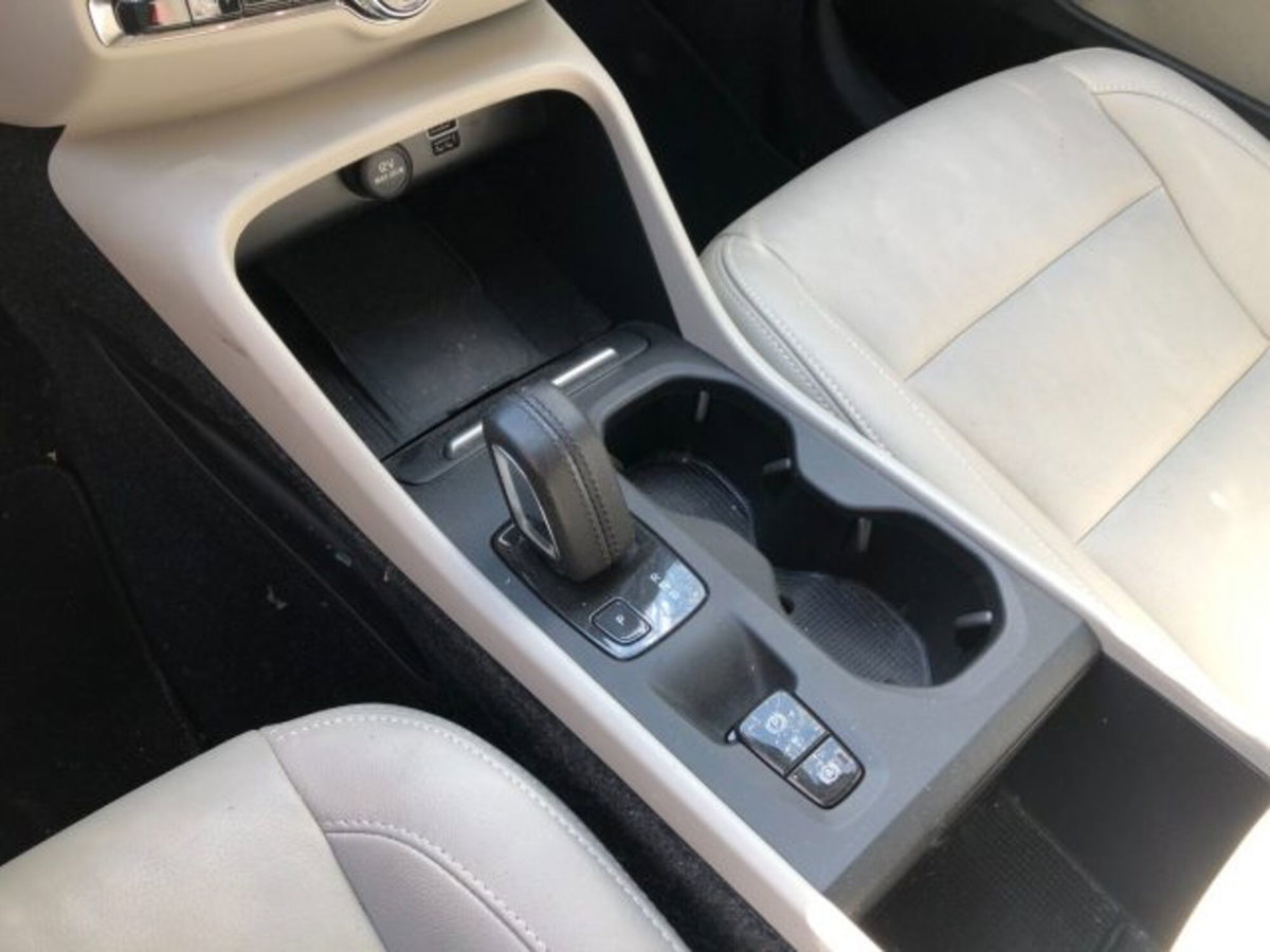Volvo XC40 T4 Geartronic Momentum (16)