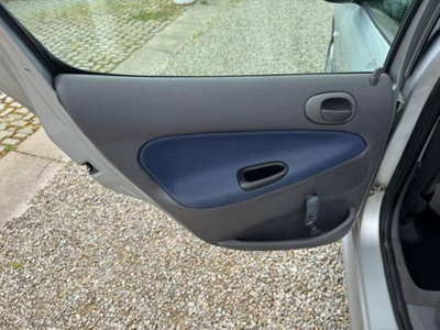 Peugeot 206 5p. Lee (12)