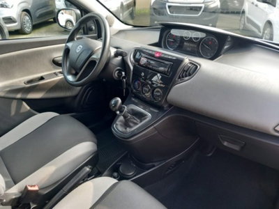Lancia Ypsilon 1.2 69 CV 5 porte Silver (16)