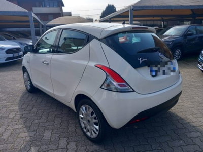 Lancia Ypsilon 1.2 69 CV 5 porte Silver (2)