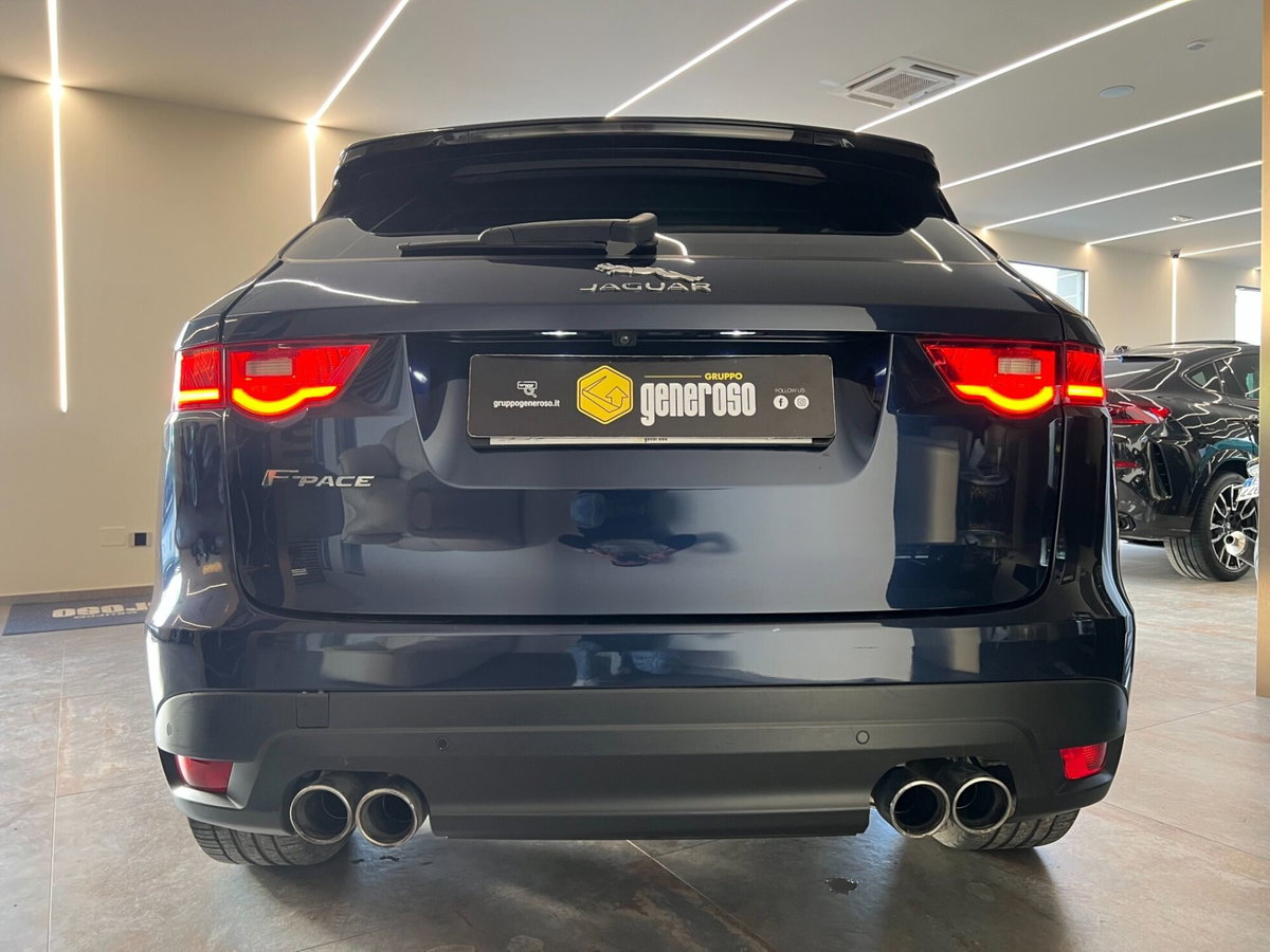 Jaguar F-Pace 2.0 D 180 CV Portfolio (4)