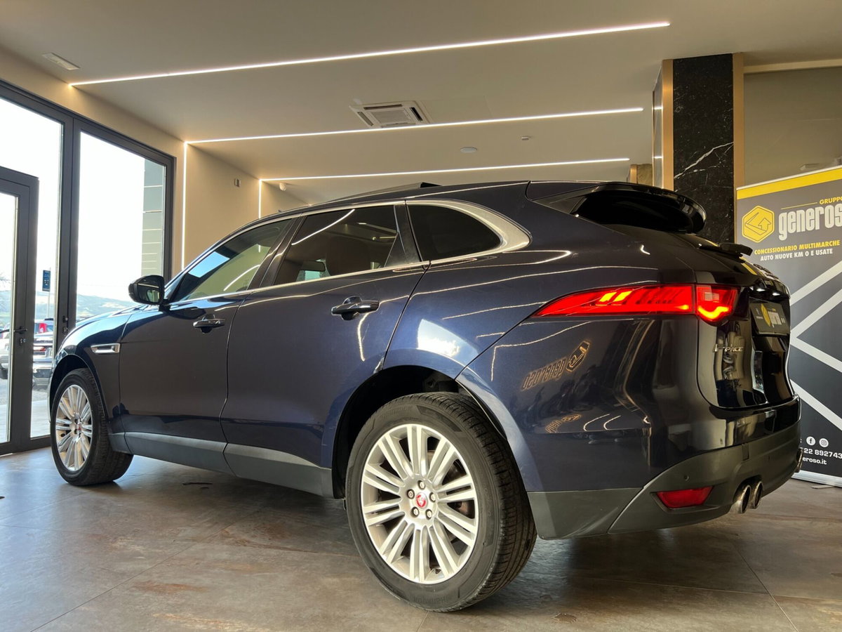 Jaguar F-Pace 2.0 D 180 CV Portfolio (5)