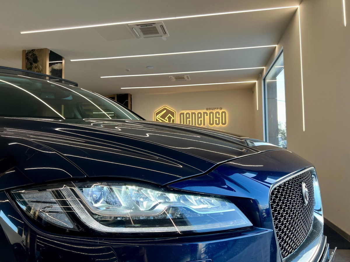 Jaguar F-Pace 2.0 D 180 CV Portfolio (6)
