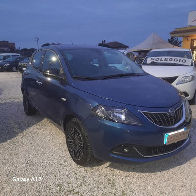 lancia ypsilon 1.0 firefly 5 porte s&s hybrid ecochic gold