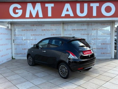 Lancia Ypsilon 1.0 FireFly 5 porte S&S Hybrid Ecochic Silver (3)