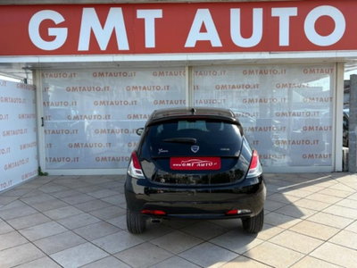 Lancia Ypsilon 1.0 FireFly 5 porte S&S Hybrid Ecochic Silver (4)