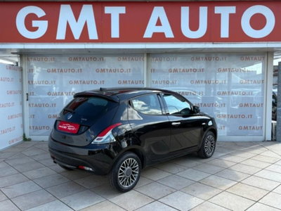 Lancia Ypsilon 1.0 FireFly 5 porte S&S Hybrid Ecochic Silver (5)