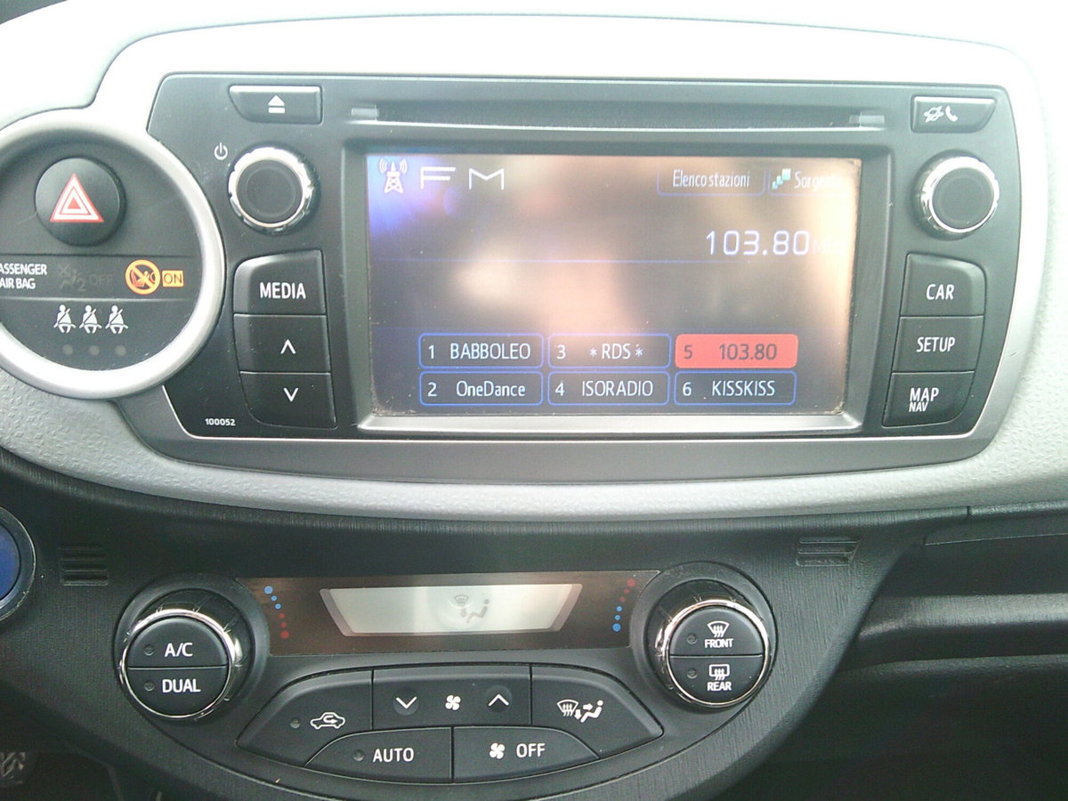 Toyota Yaris 1.5 Hybrid 5 porte Lounge (11)
