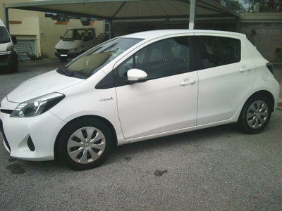 Toyota Yaris 1.5 Hybrid 5 porte Lounge (3)