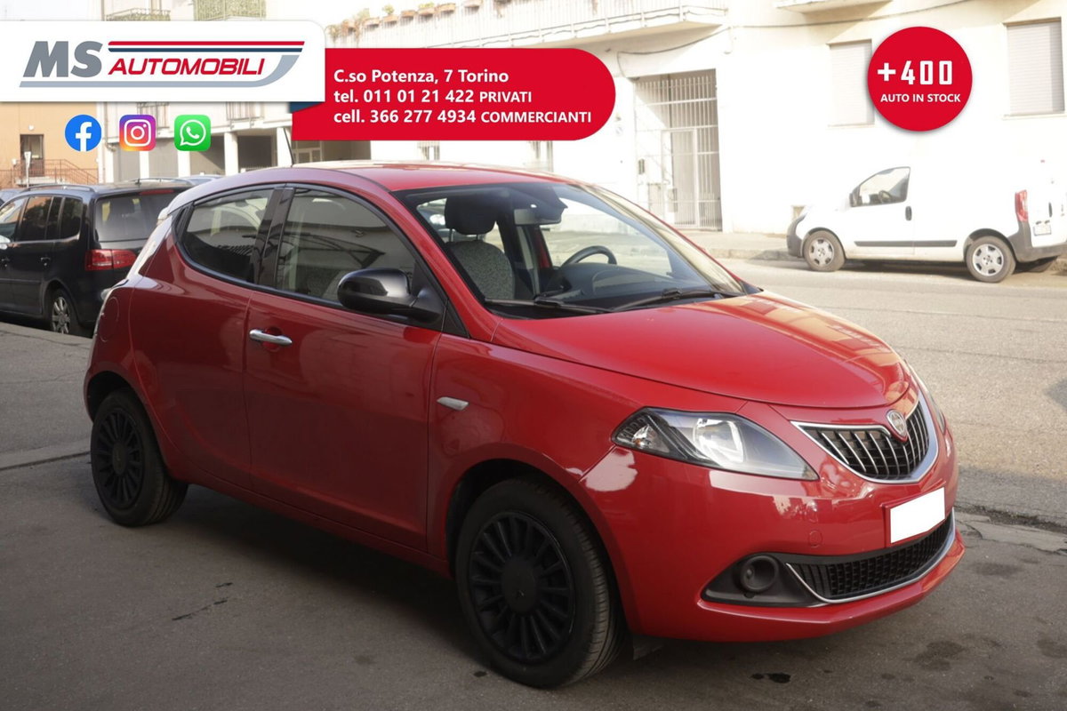 Lancia Ypsilon 1.0 FireFly 5 porte S&S Hybrid Ecochic Silver