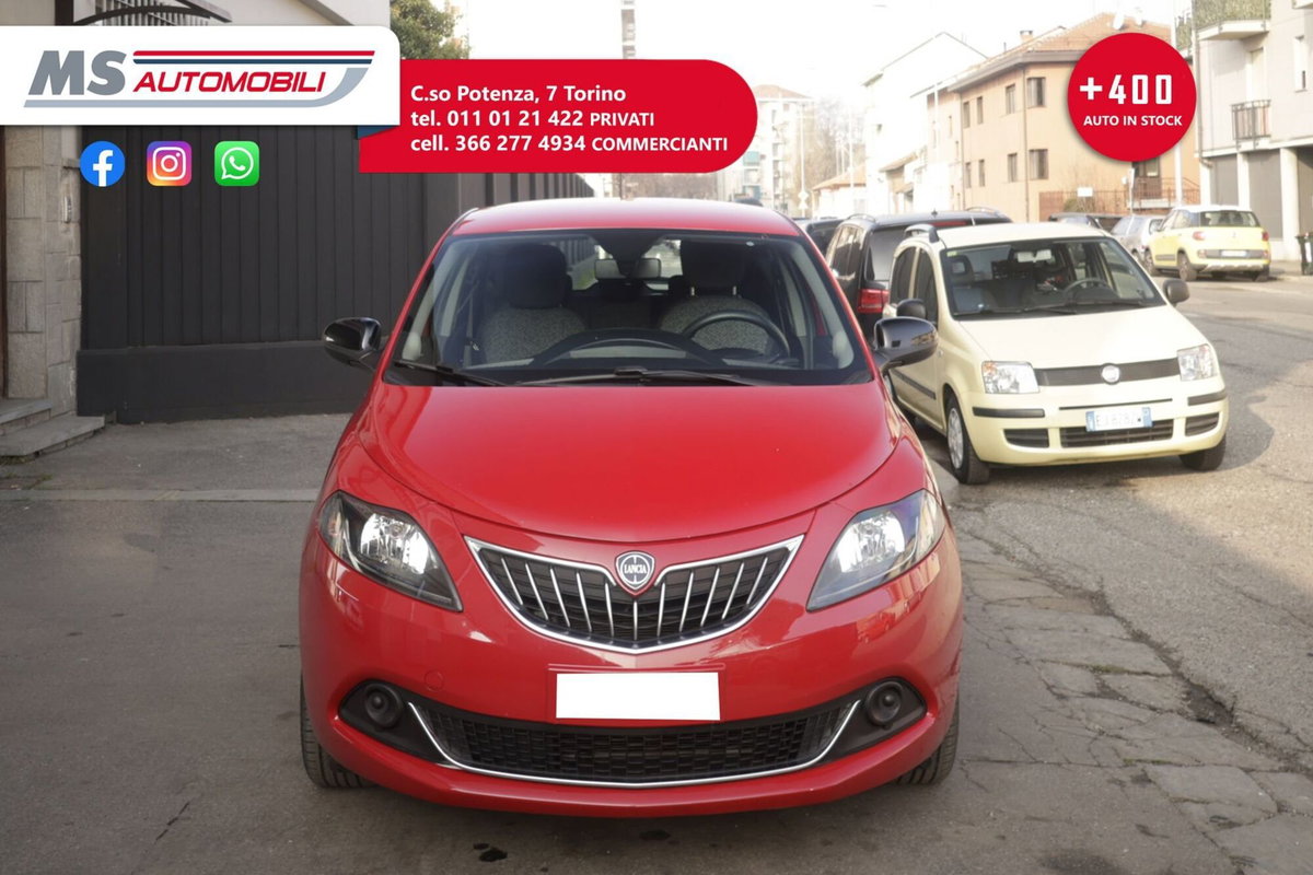 Lancia Ypsilon 1.0 FireFly 5 porte S&S Hybrid Ecochic Silver (9)