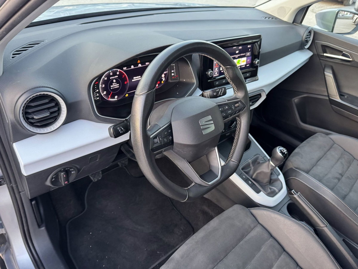 SEAT Arona 1.0 EcoTSI Black Edition (5)