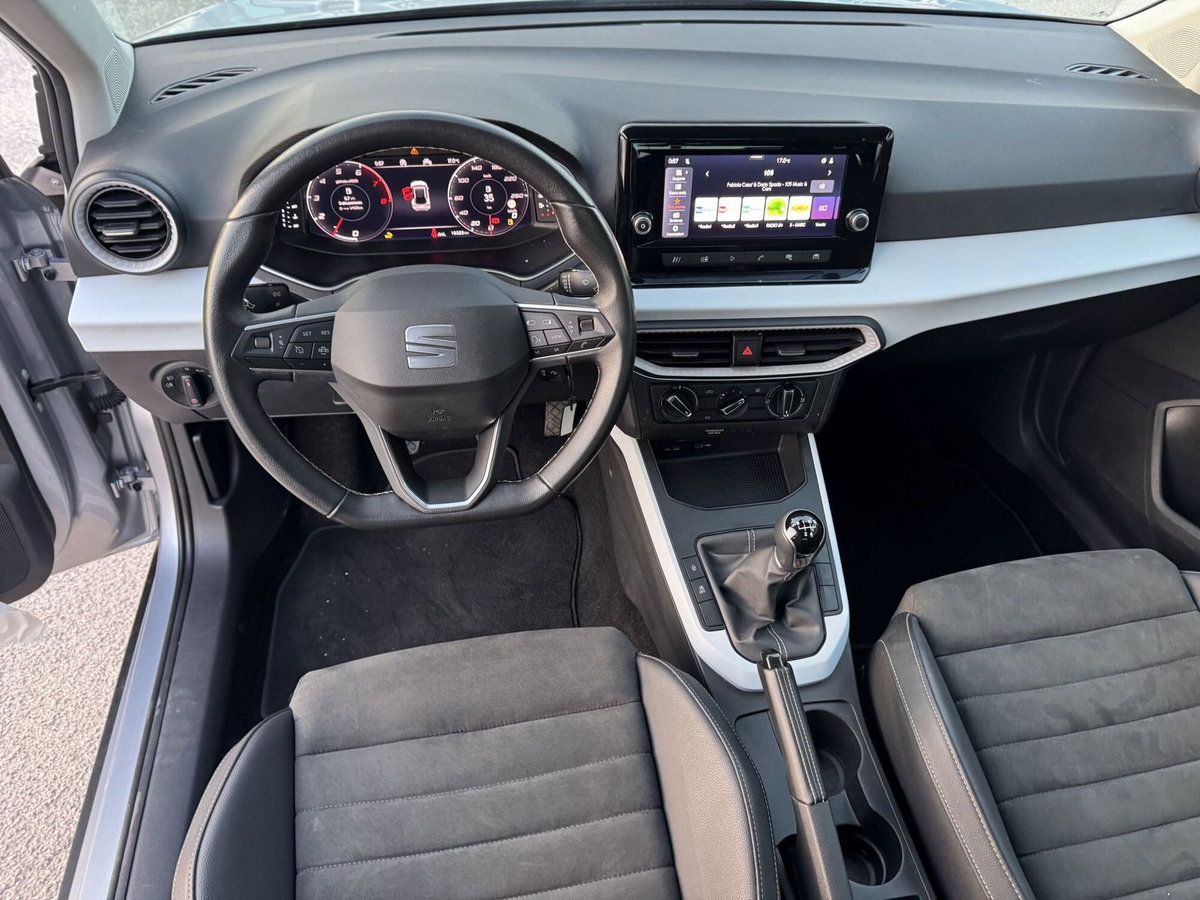 SEAT Arona 1.0 EcoTSI Black Edition (6)