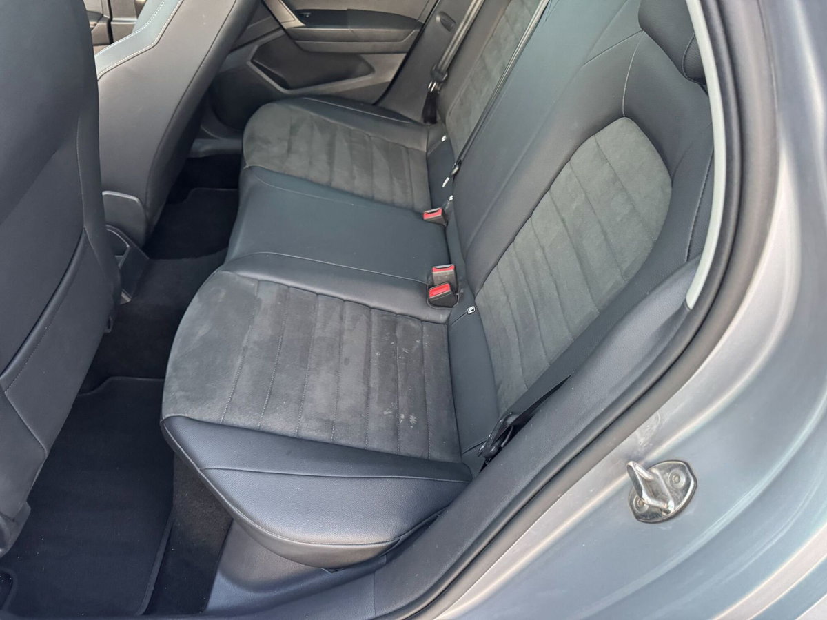 SEAT Arona 1.0 EcoTSI Black Edition (7)