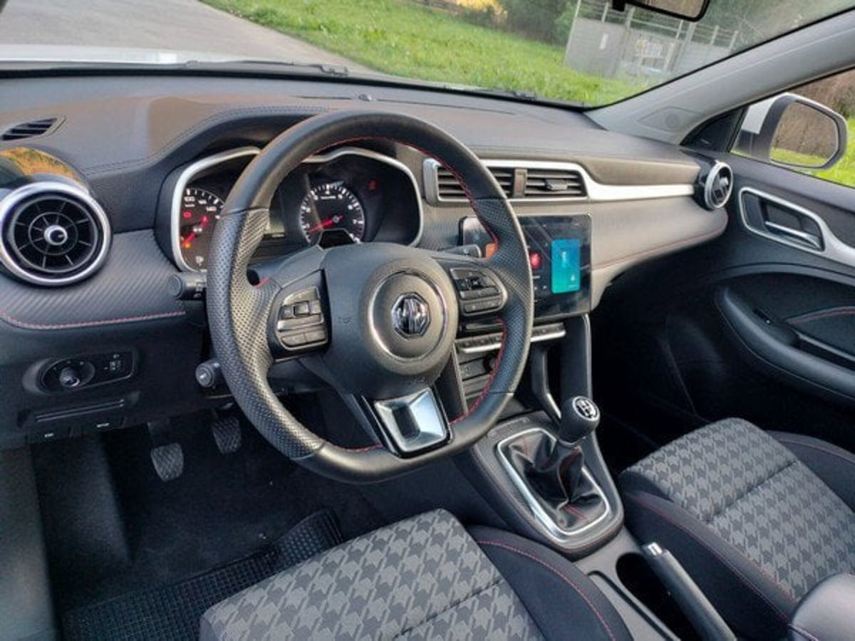 Mg ZS ZS 1.5 Luxury (12)