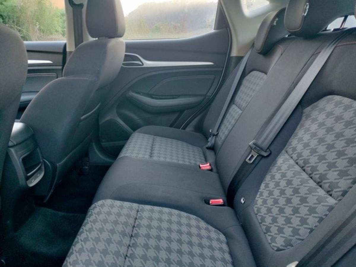 Mg ZS ZS 1.5 Luxury (18)