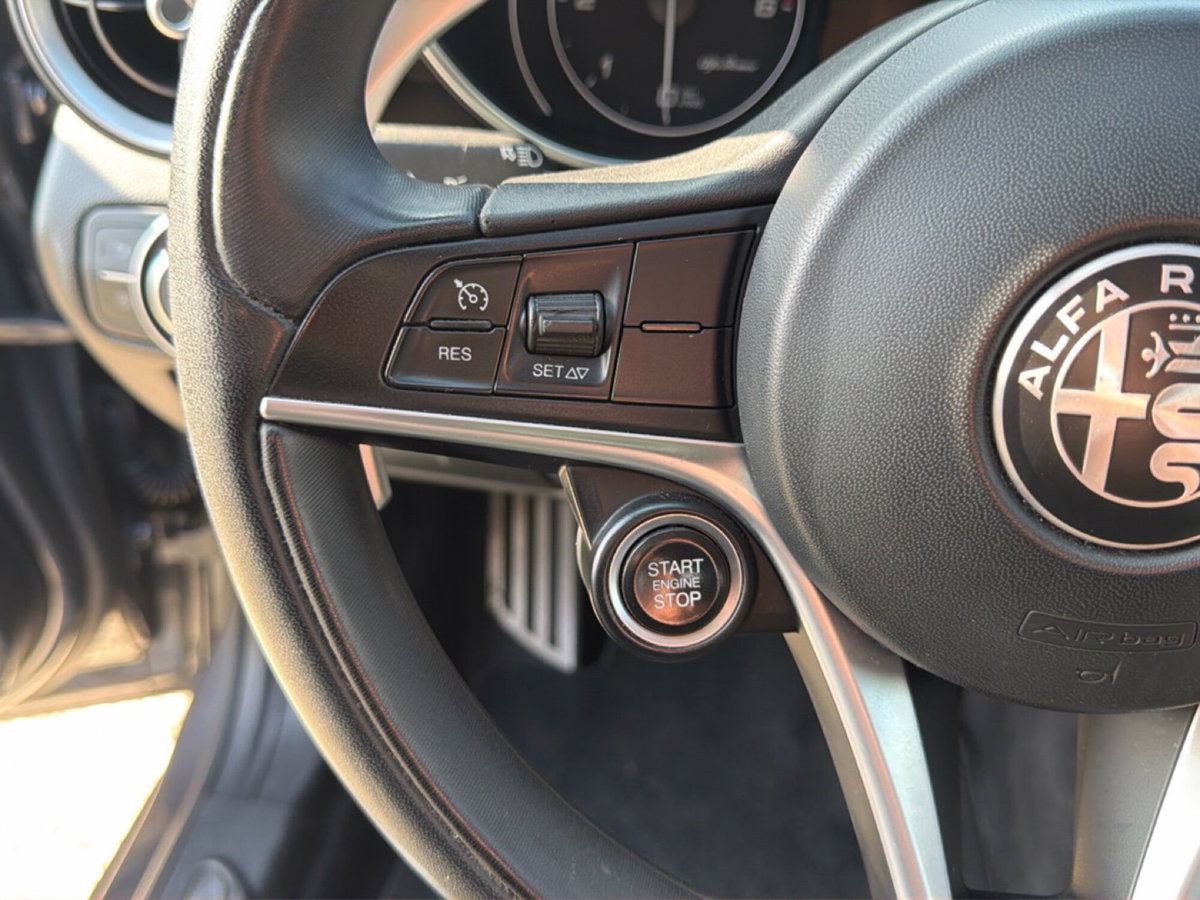 Alfa Romeo Giulia 2.2 Turbodiesel 180 CV AT8 Super (14)