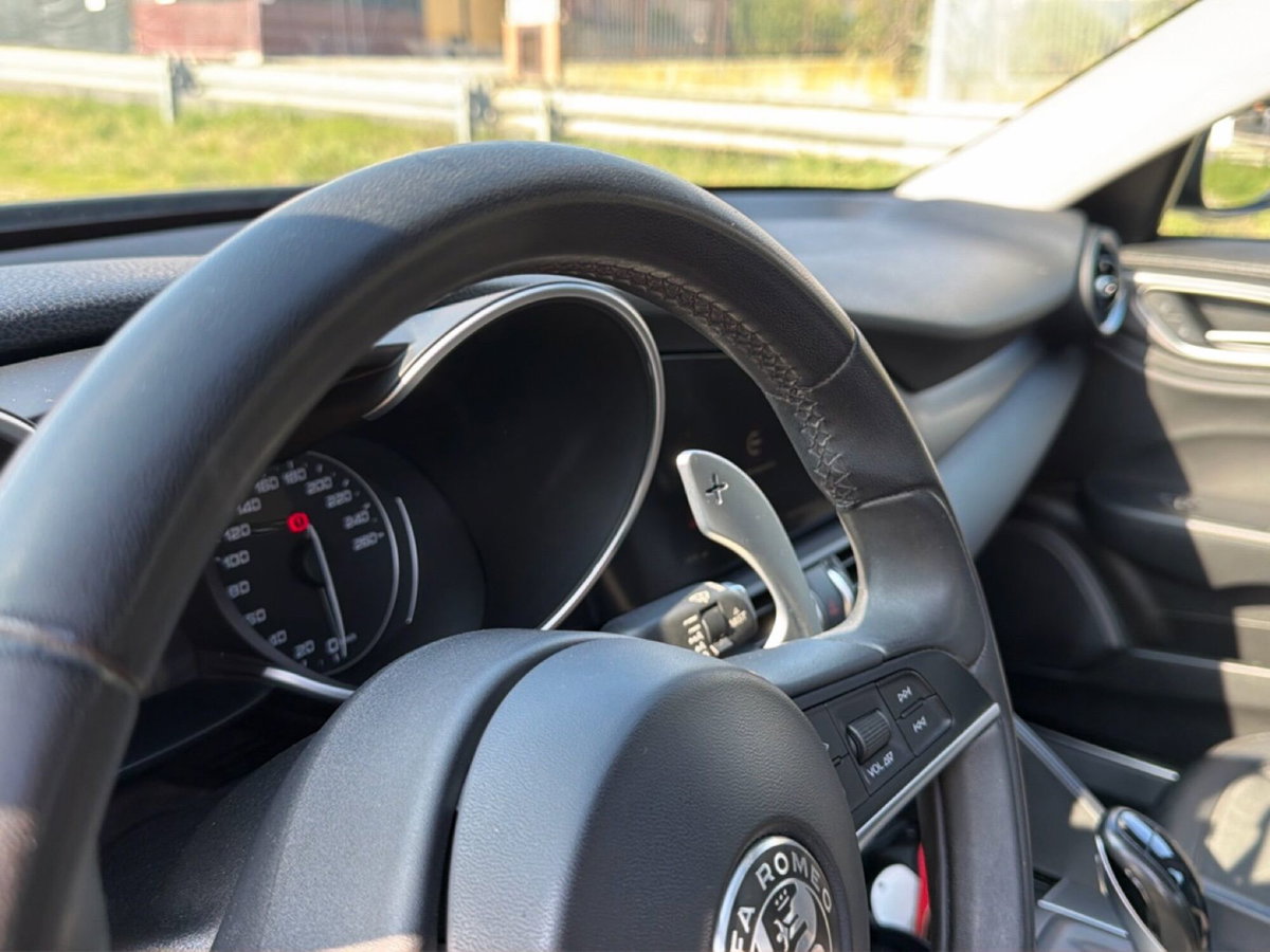 Alfa Romeo Giulia 2.2 Turbodiesel 180 CV AT8 Super (15)