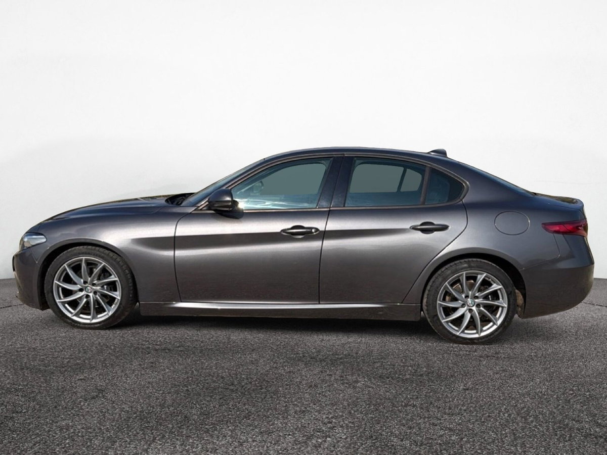 Alfa Romeo Giulia 2.2 Turbodiesel 180 CV AT8 Super (2)