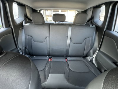 Jeep Renegade 1.5 turbo t4 mhev Altitude 2wd dct (15)
