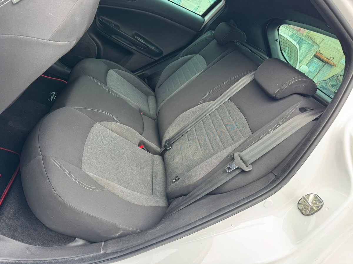 Alfa Romeo Giulietta 1.6 JTDm Ti 120cv (11)