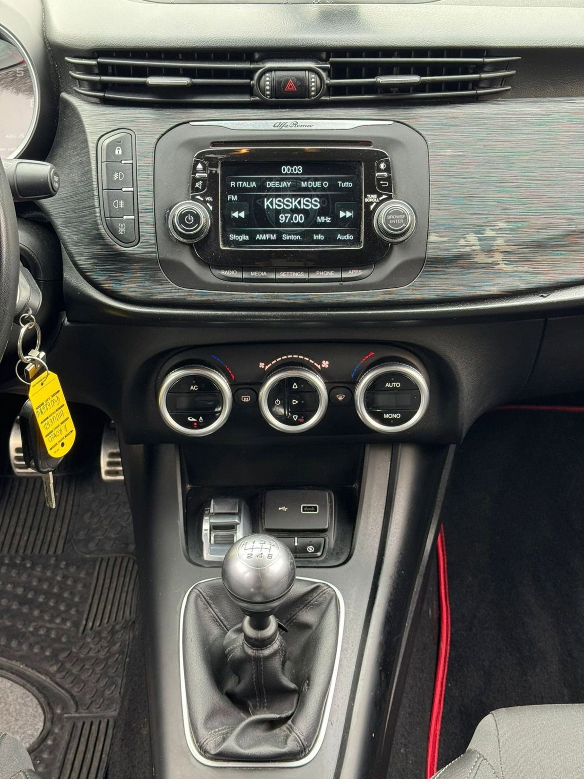 Alfa Romeo Giulietta 1.6 JTDm Ti 120cv (13)