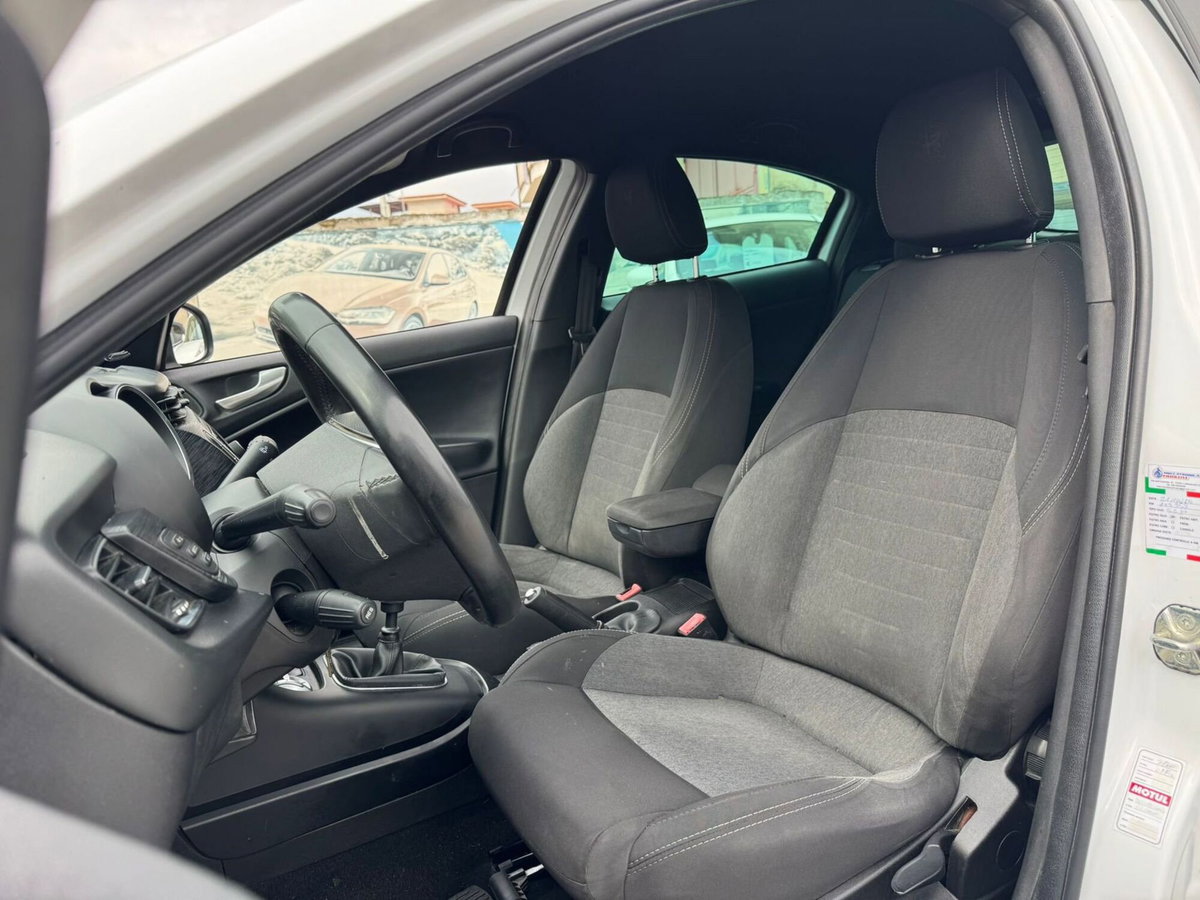Alfa Romeo Giulietta 1.6 JTDm Ti 120cv (6)