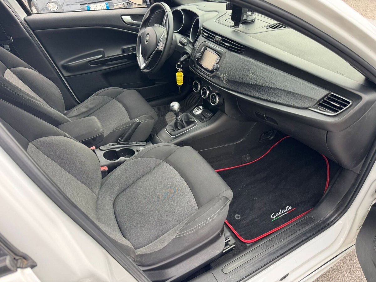 Alfa Romeo Giulietta 1.6 JTDm Ti 120cv (9)