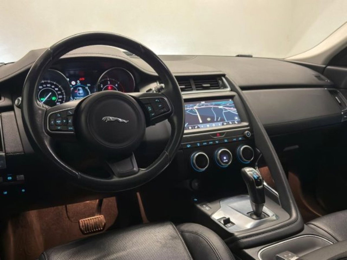 Jaguar E-Pace 2.0D 150 CV AWD aut. S (8)