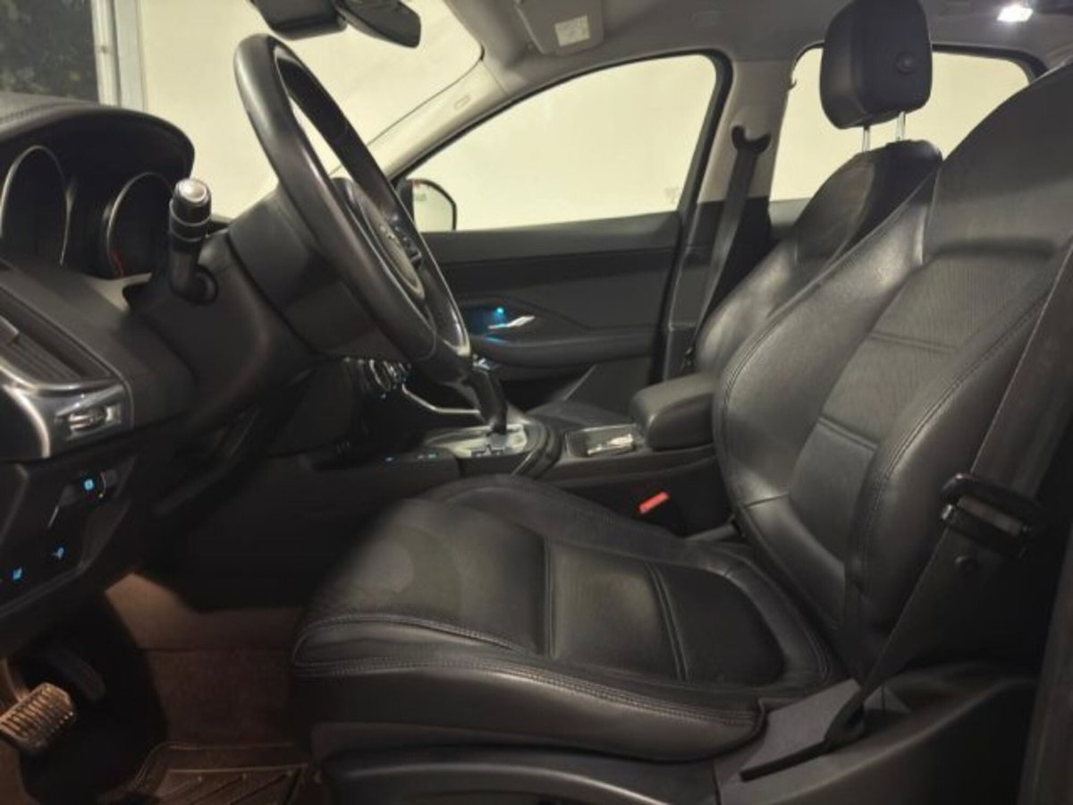 Jaguar E-Pace 2.0D 150 CV AWD aut. S (9)