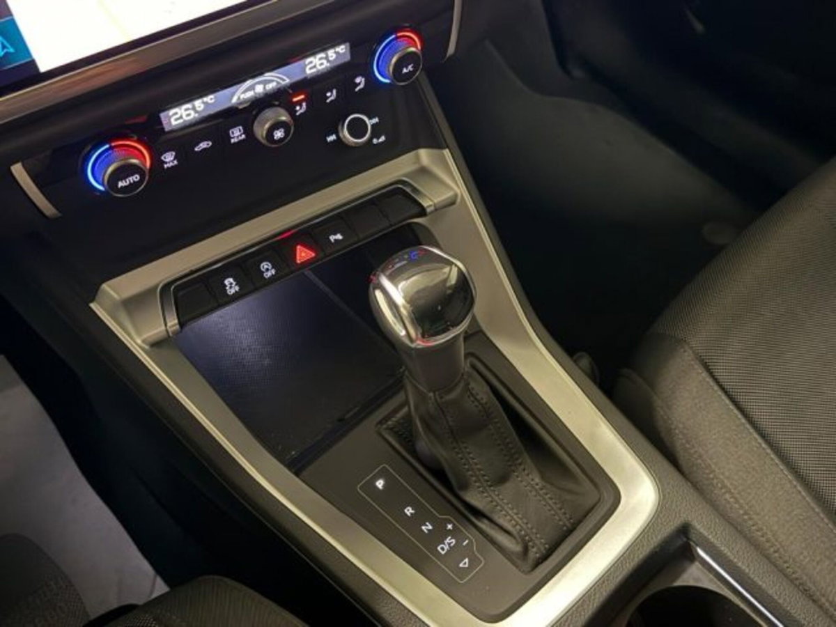 Audi Q3 35 TDI quattro Business (12)