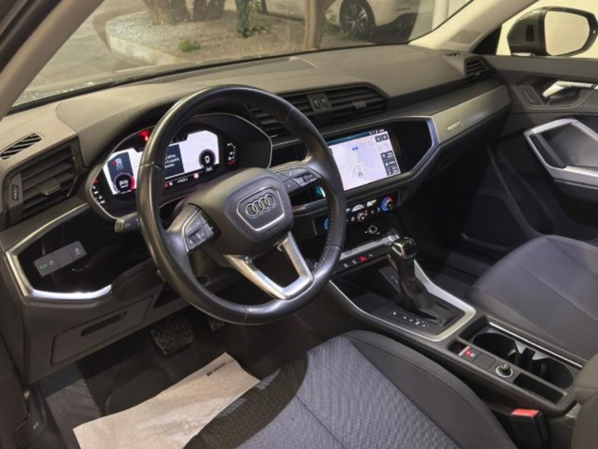 Audi Q3 35 TDI quattro Business (17)