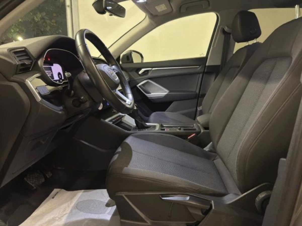 Audi Q3 35 TDI quattro Business (18)