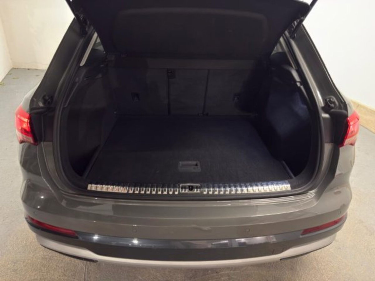 Audi Q3 35 TDI quattro Business (8)