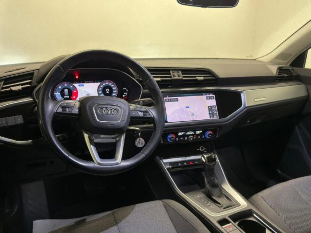 Audi Q3 35 TDI quattro Business (9)