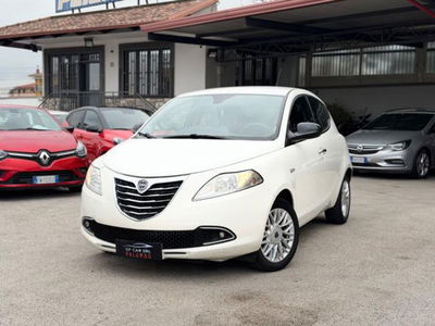 lancia ypsilon 1.2 69 cv 5 porte gpl ecochic gold