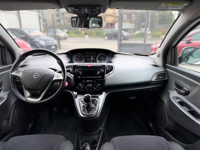 Lancia Ypsilon 1.2 69 CV 5 porte GPL Ecochic Gold (13)