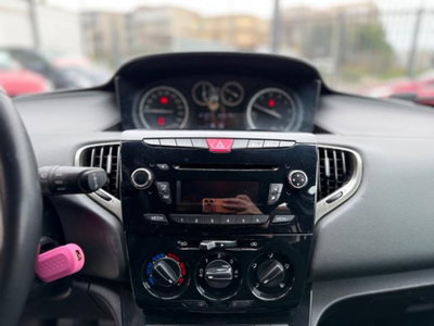 Lancia Ypsilon 1.2 69 CV 5 porte GPL Ecochic Gold (15)