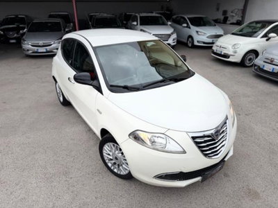 Lancia Ypsilon 1.2 69 CV 5 porte GPL Ecochic Gold (4)