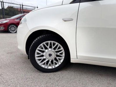 Lancia Ypsilon 1.2 69 CV 5 porte GPL Ecochic Gold (8)