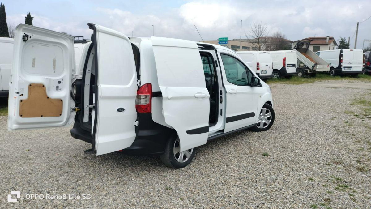 Ford Transit Courier 1.5 TDCi 75CV  Entry (9)