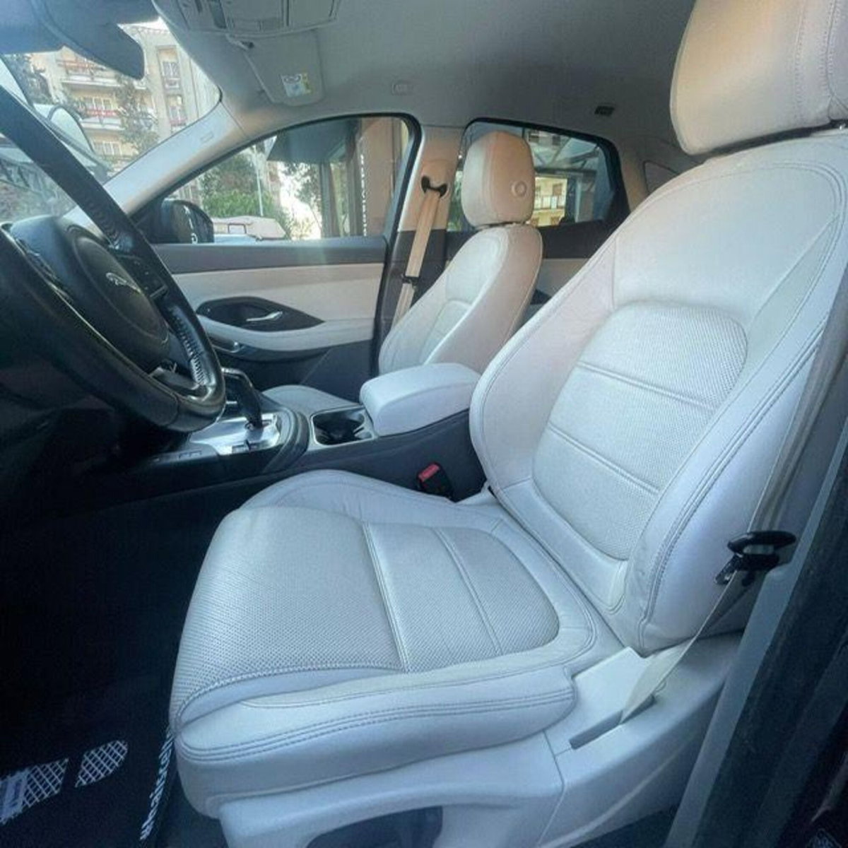 Jaguar E-Pace 2.0D 150 CV AWD aut. (6)