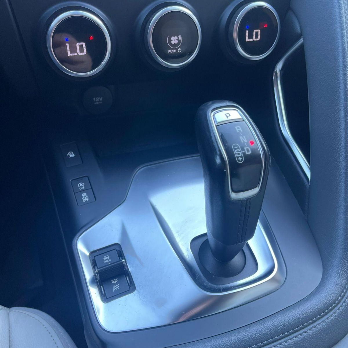 Jaguar E-Pace 2.0D 150 CV AWD aut. (9)