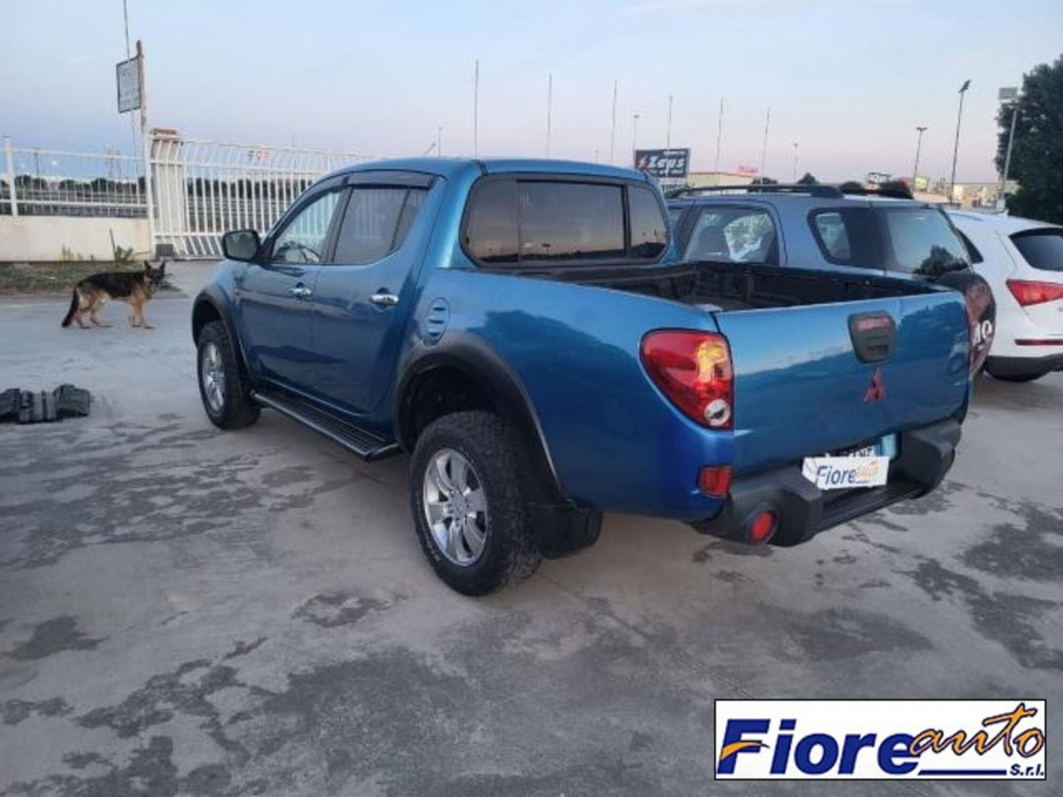 Mitsubishi L200 2.5 DI-D Club Cab Invite (10)