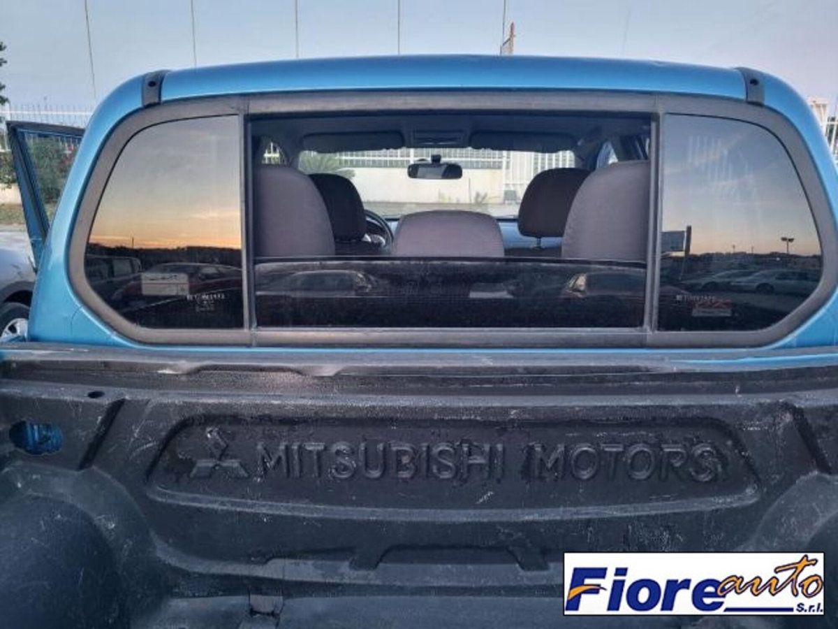 Mitsubishi L200 2.5 DI-D Club Cab Invite (18)